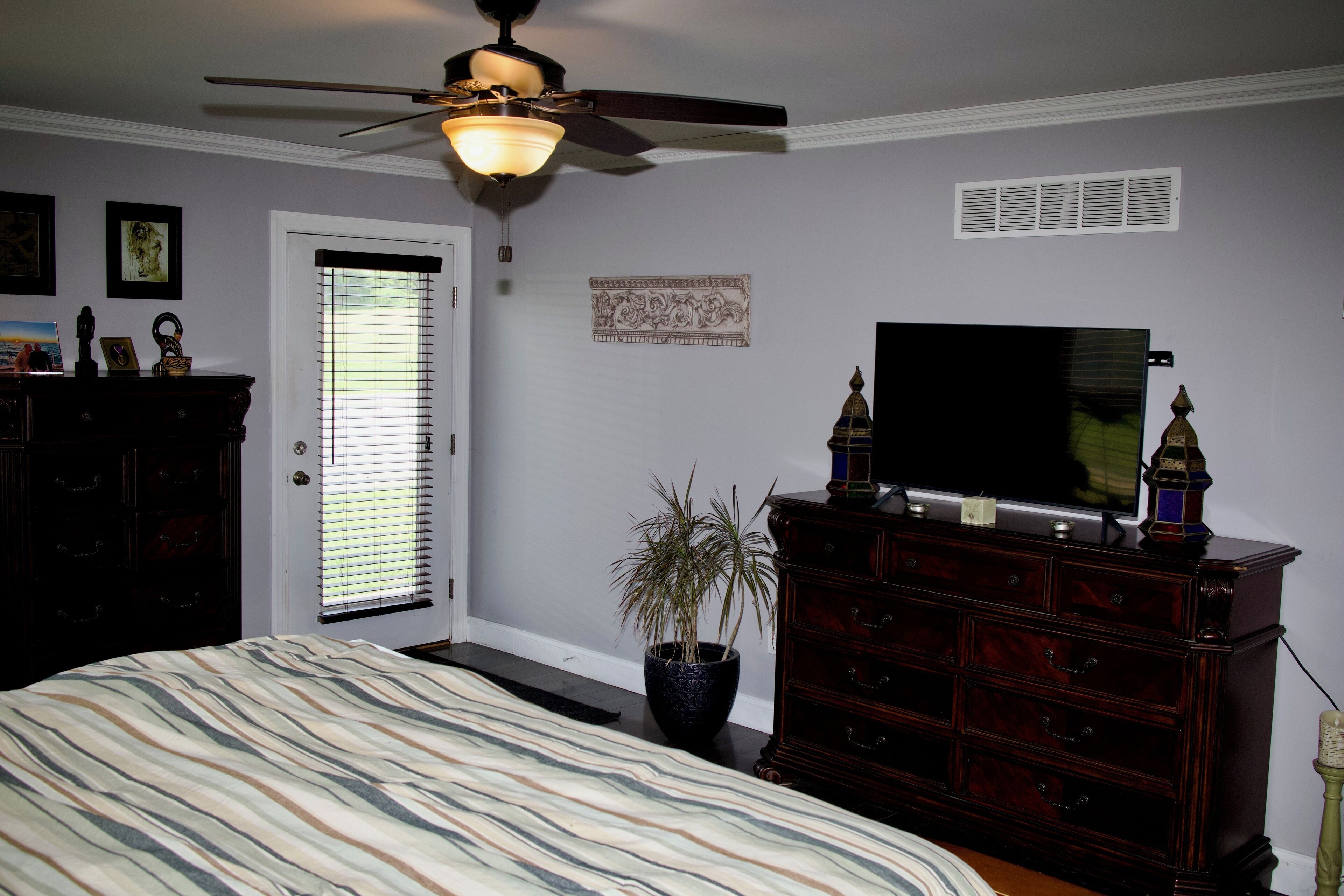 3 sovrum, strykjärn/strykbräda, gratis wi-fi och sängkläder