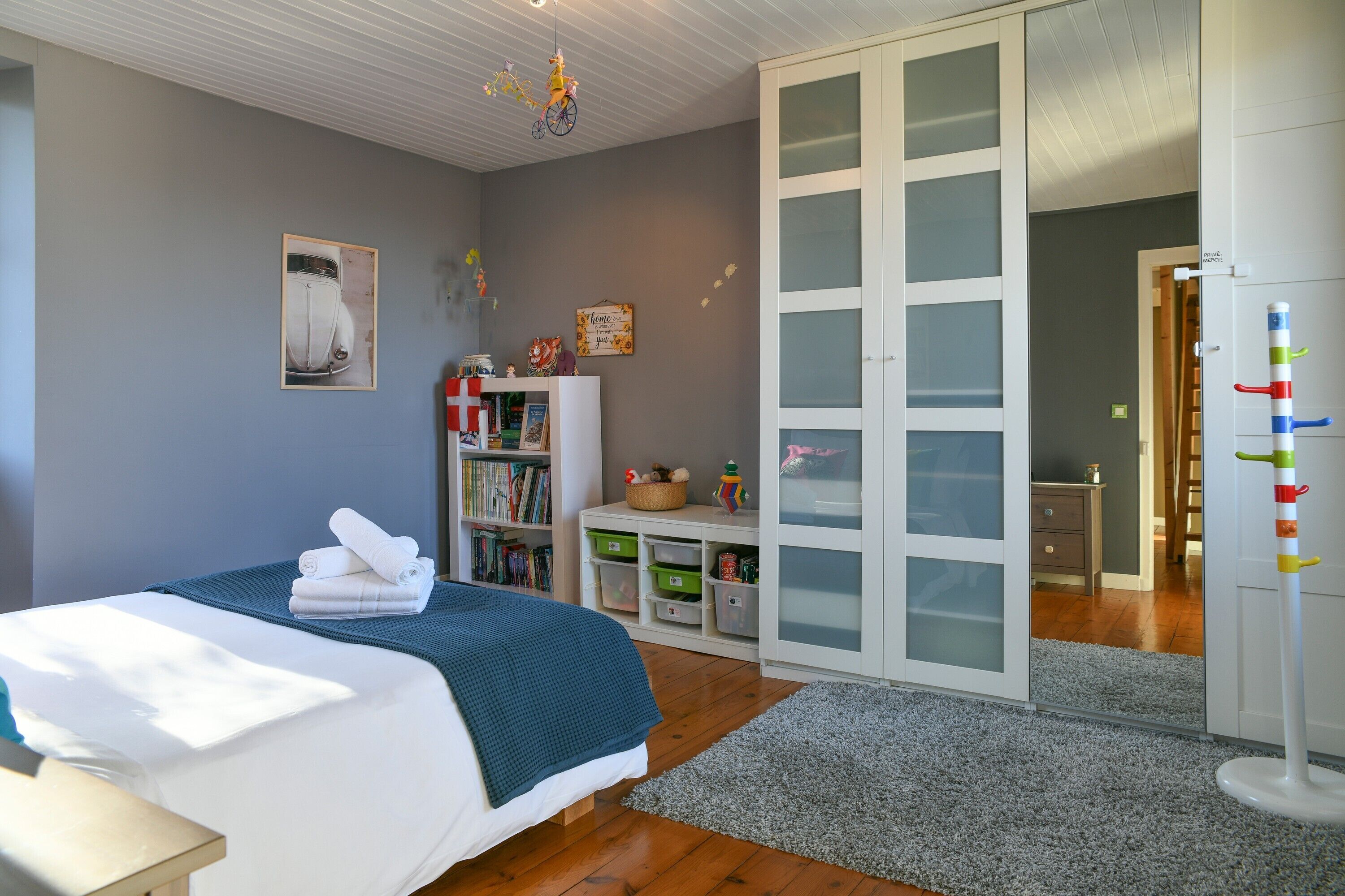 3 chambres, fer et planche à repasser, Wi-Fi, draps fournis