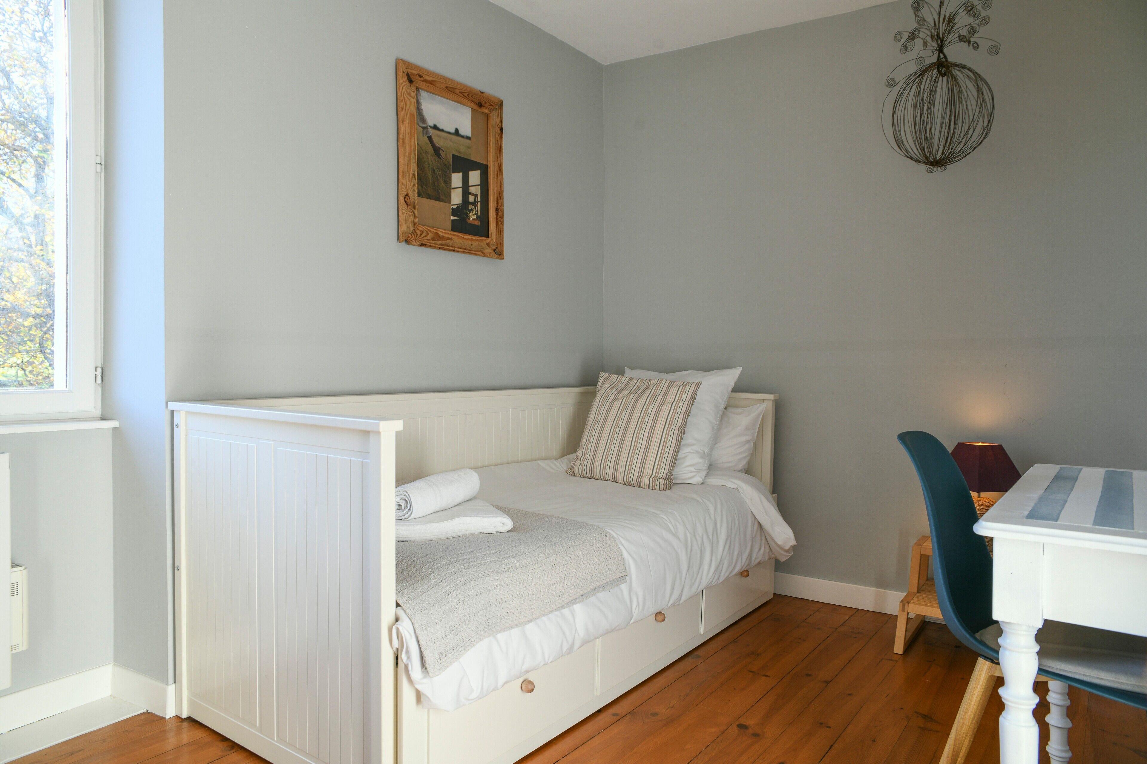 3 slaapkamers, een strijkplank/strijkijzer, wifi, beddengoed