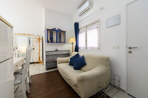 Studio - M Sfu73 Estudio Moderno con Terraza Privada en Ma (Madrid)