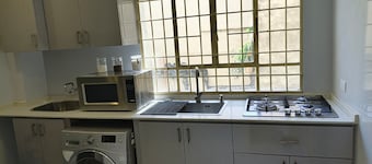 APARTAMENTO RENOVADO EN EL CENTRO DE CARACAS AGUA CONTINUA Y WIFI CERCA DE TODO