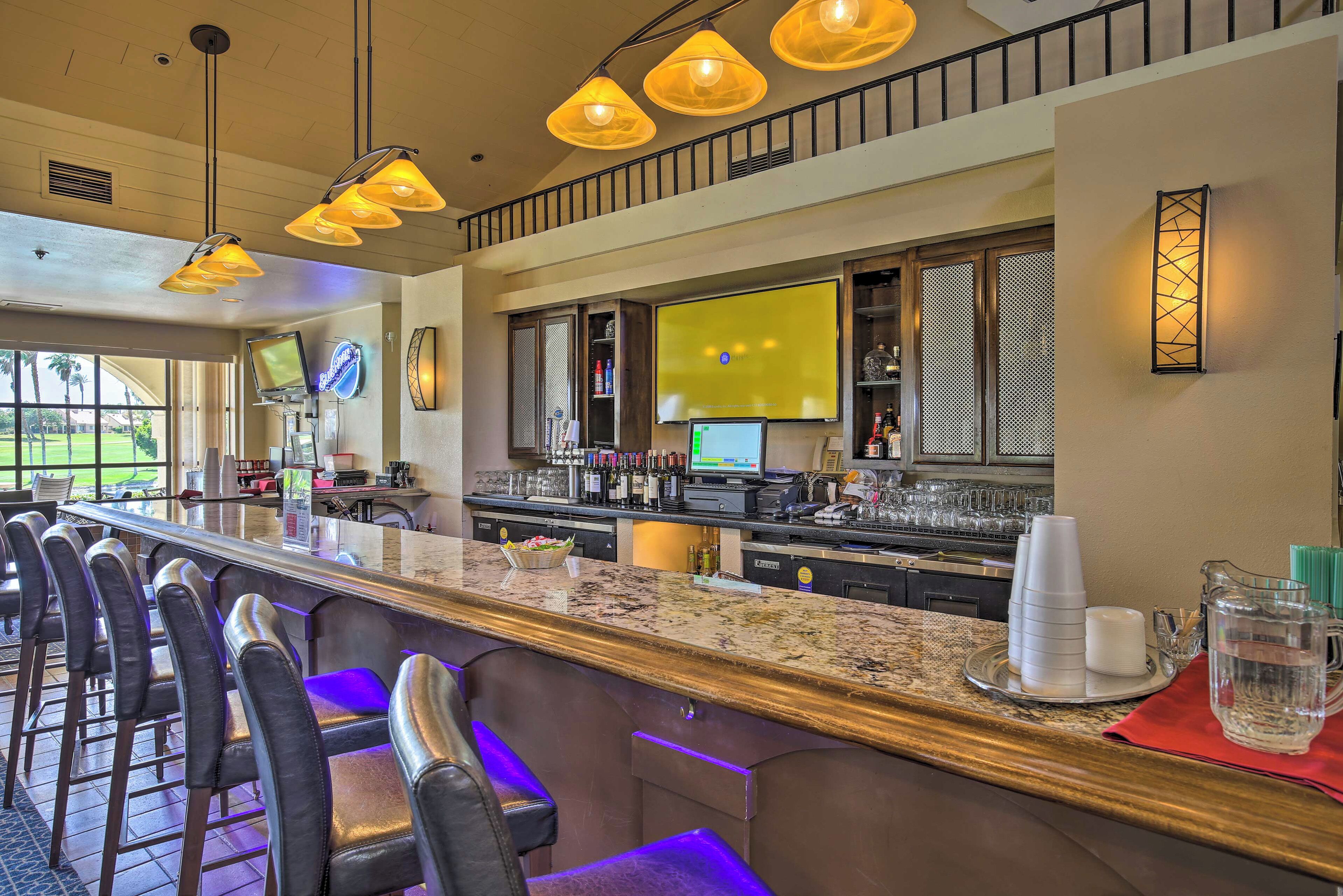 المنشأة من الداخل