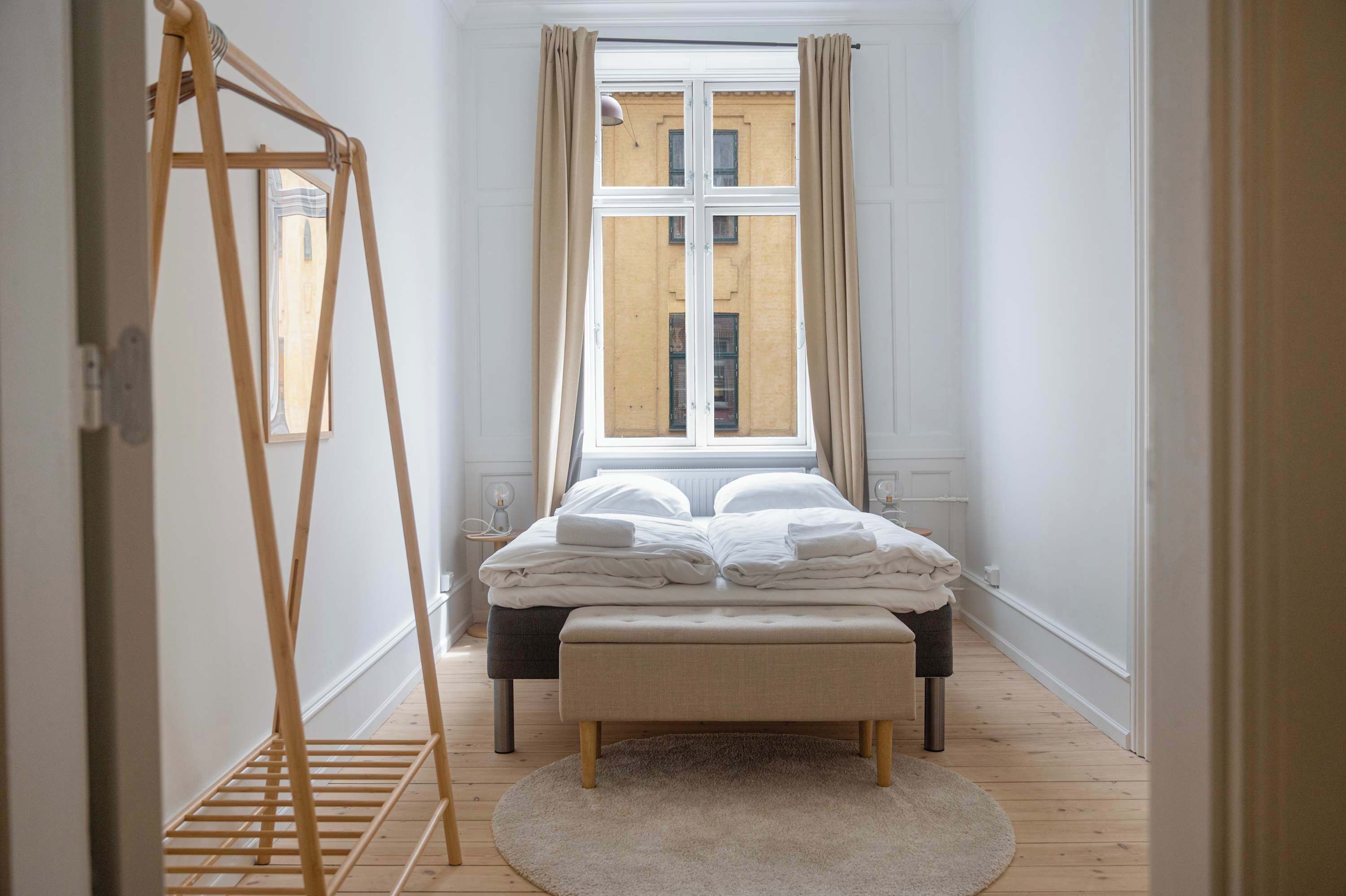 4 camere, una scrivania, ferro/asse da stiro, Wi-Fi