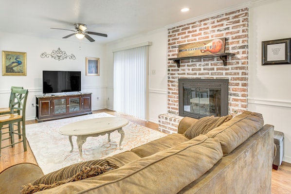 Apartment (2 Bedrooms) | Front of property