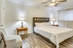 Apartment (2 Bedrooms) | Interior - 23 Mi to Nola: Cozy & Quaint Destrehan Townhome (Destrehan)