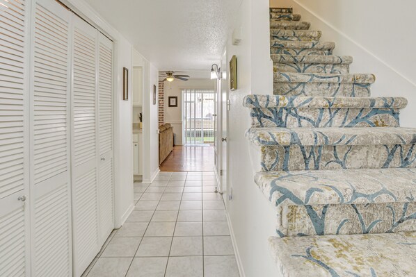 Apartment (2 Bedrooms) | Interior - 23 Mi to Nola: Cozy & Quaint Destrehan Townhome (Destrehan)