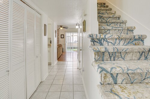 23 Mi to Nola: Cozy & Quaint Destrehan Townhome