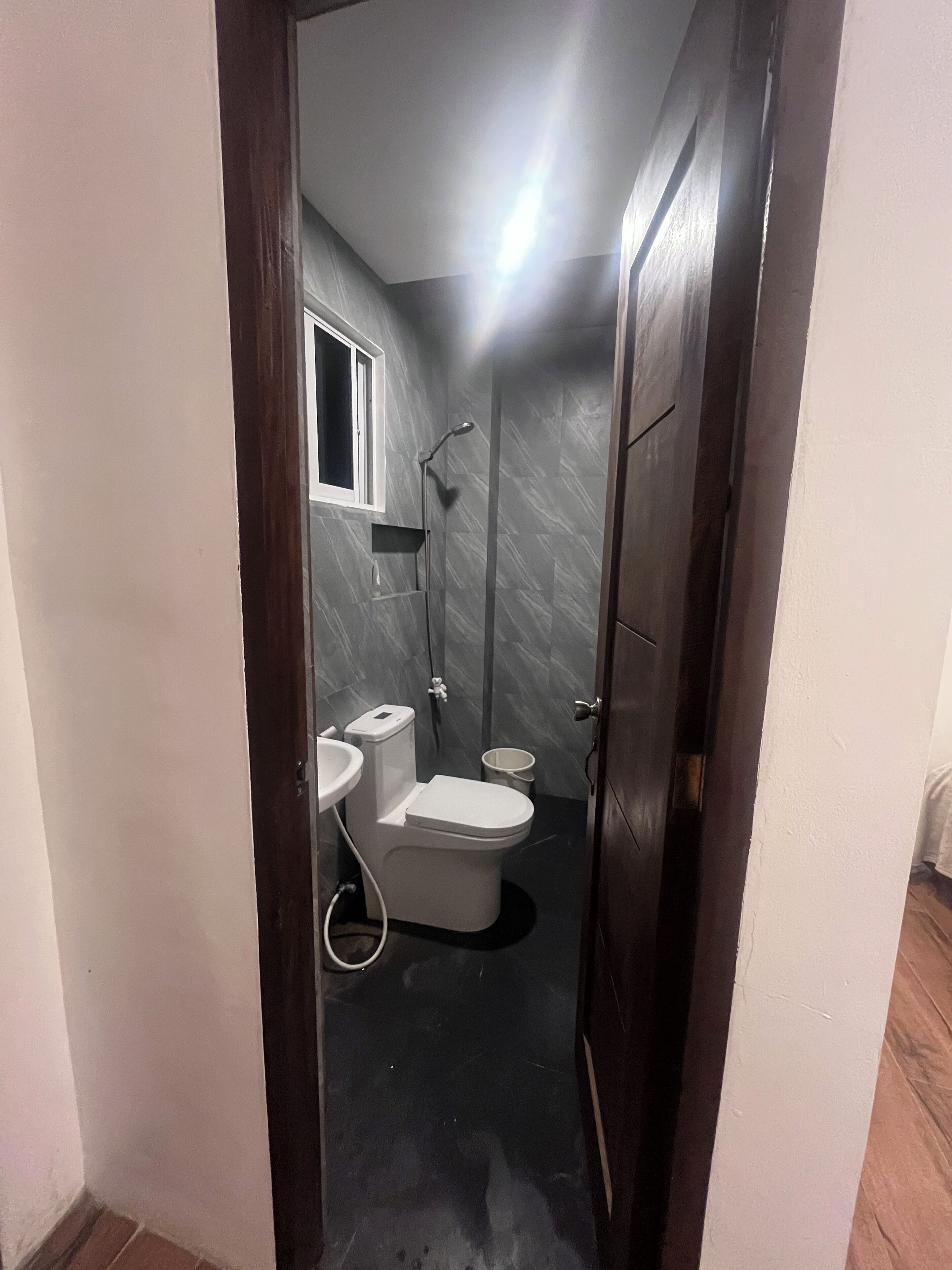 Kamar Triple Deluks, AC | Kamar mandi | Shower