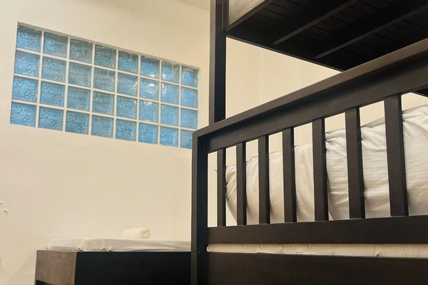 Deluxe Quadruple Room | Laptop workspace, WiFi (free)
