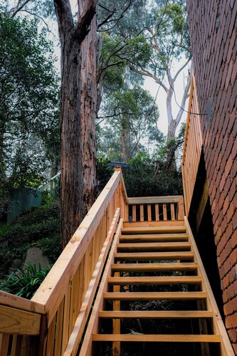Relaxing Dandenong Ranges forest haven, near beautiful hikes and small towns