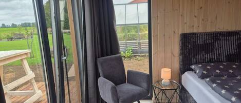 2 bedrooms, Internet, bed sheets