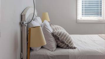 2 bedrooms, desk, iron/ironing board, WiFi