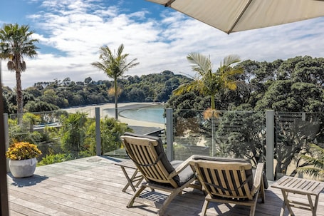 Terrace/patio. The Cottage – Oneroa’s Best Viewpoint