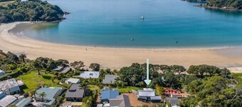 The Cottage – Oneroa’s Best Viewpoint