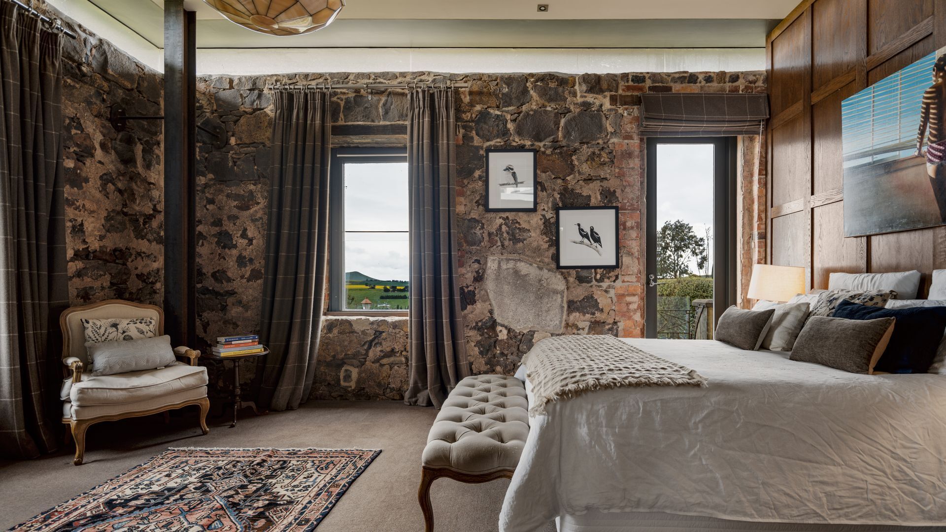 واي فاي وملاءات أسرّة