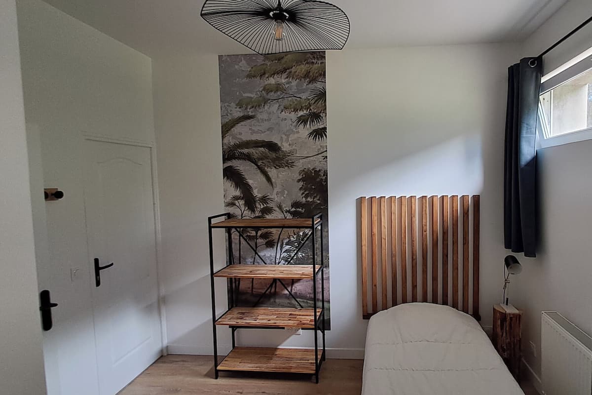 Single Room | Free WiFi