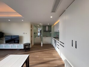 Suíte estúdio panorâmica | Cozinha privada | Micro-ondas, cooktop, panela elétrica de arroz