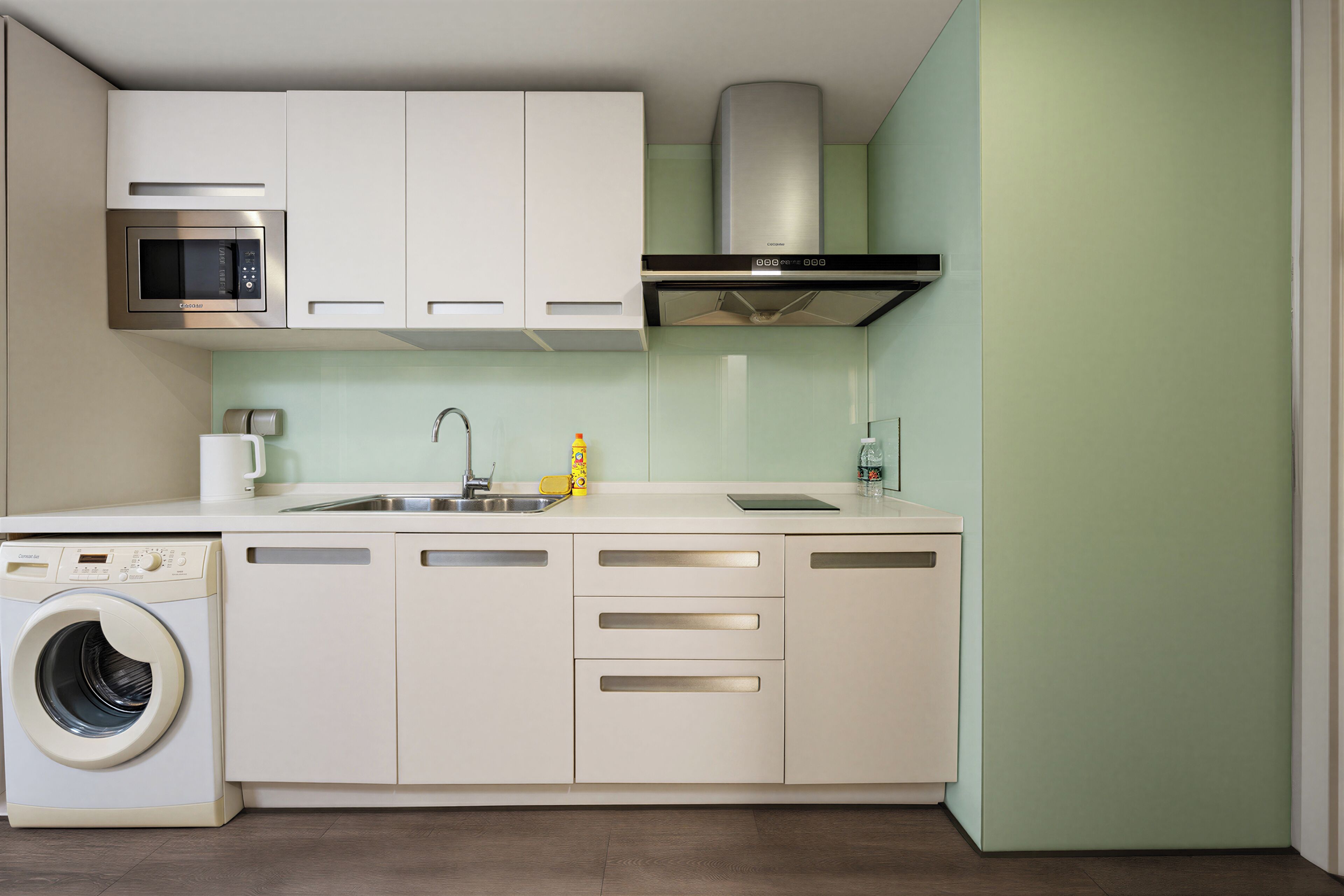 Deluxe Double King Room (with Balcony View) | Private kitchen