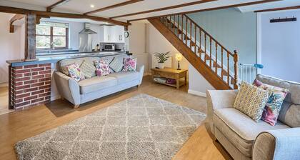 Host & Stay | Coombe Cottage