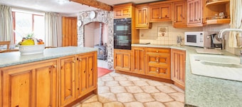 Host & Stay | Windles