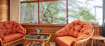 Host & Stay | Windles