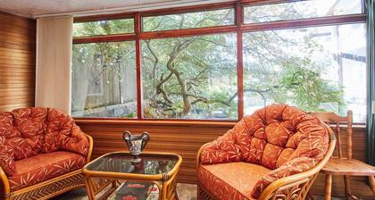 Host & Stay | Windles