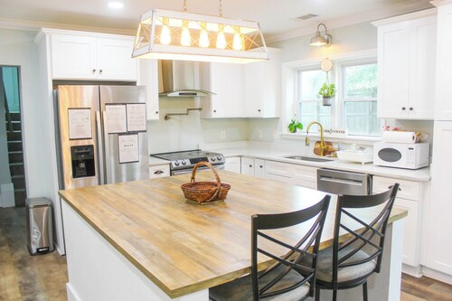  Family Home w/ Firepit Near CSU - Pet Friendly- Minutes from Fort Benning