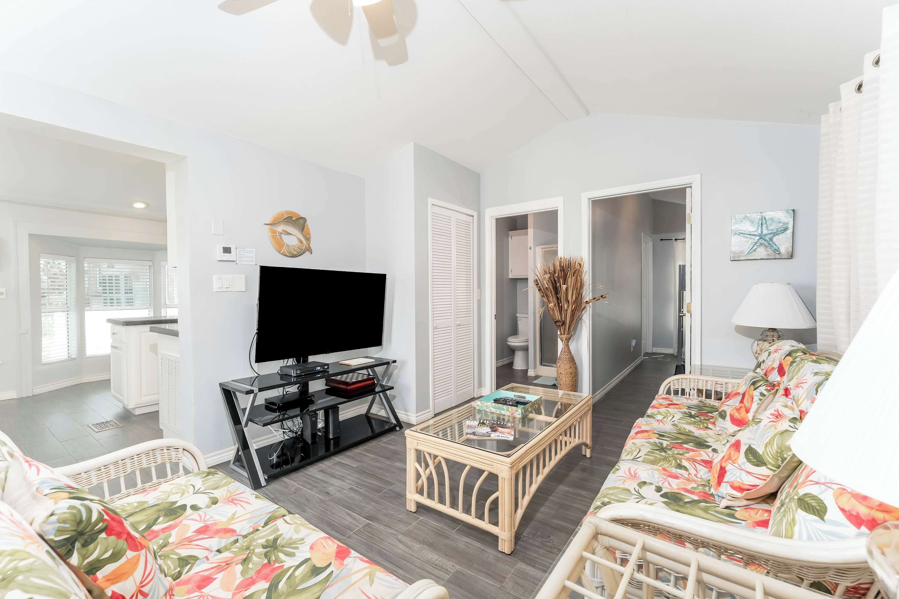 2 habitaciones, escritorio, tabla de planchar con plancha y wifi 