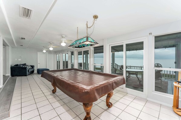 غرفة الألعاب