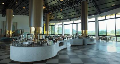 Tuskers Hill Banquets by Poppys