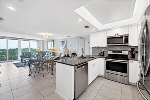 Fridge, microwave, oven, stovetop - Anchorage Resort 8th floor condo in Siesta Key with private beach access, pool, (Siesta Key)