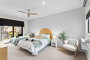 3 habitaciones, tabla de planchar con plancha, cuna de viaje y wifi