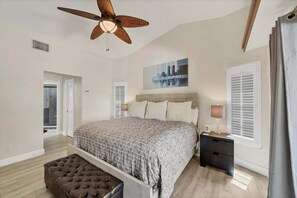 3 habitaciones, escritorio, tabla de planchar con plancha y wifi 