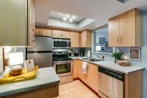Private kitchen - Loft #304 (540 N 2nd St) (Clarksville)