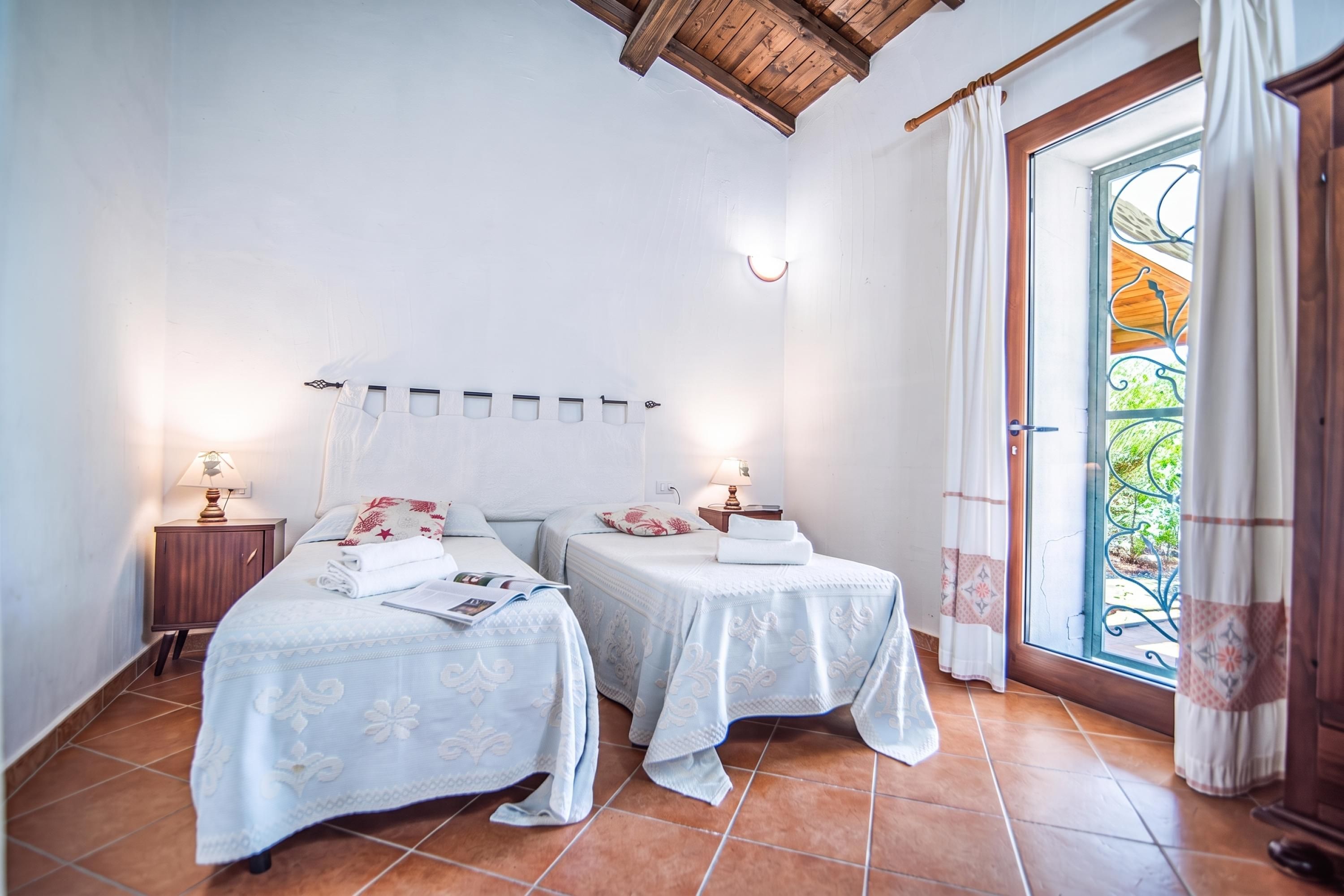 Family Villa, 4 Bedrooms, Fireplace, Mountainside (Villa La Licciola)
