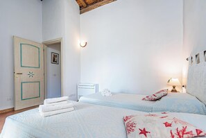 Family Villa, Multiple Bedrooms, Mountainside (Villa La Licciola) - Villa La Licciola (Arzachena)