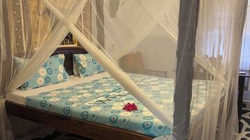 6 bedrooms, internet, bed sheets