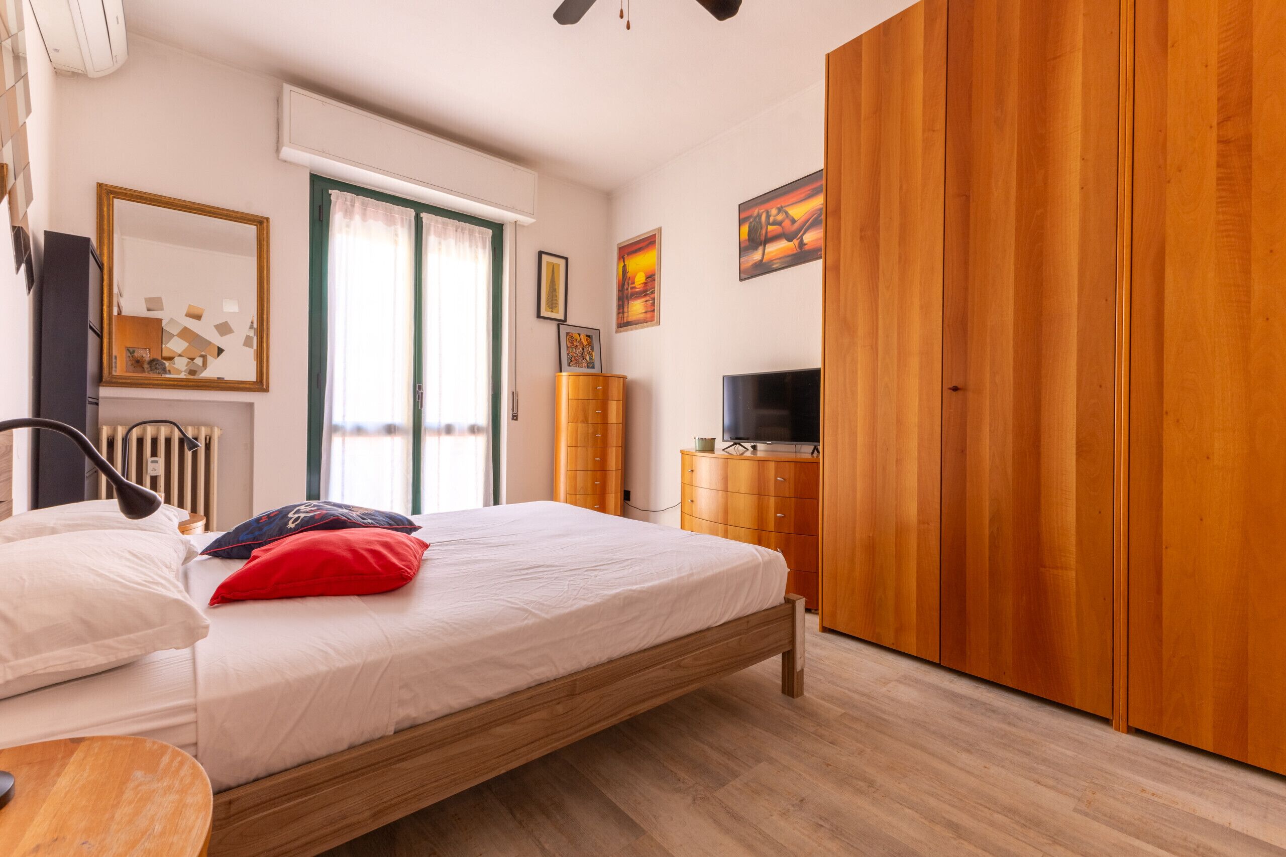 1 soverom, strykejern/-brett, wi-fi (inkludert) og sengetøy