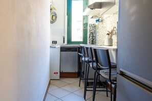 Fridge, microwave, oven, dishwasher