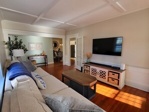 Smart TV - Charming Sea Captain’s Home – 4BR/3BA | Modern Comfort Meets Antique Charm (Dennis Port)