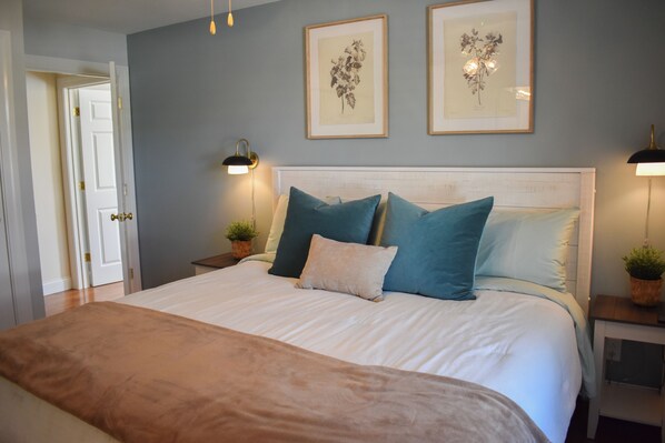 4 bedrooms, iron/ironing board, free WiFi, bed sheets