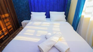 Ferros/tábuas de passar roupa, Wi-Fi, roupa de cama