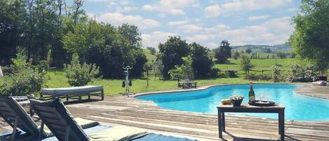 Piscine extérieure (ouverte en saison)