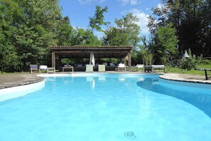 季節性室外游泳池