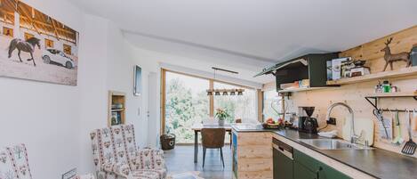 Réfrigérateur, four, plaque de cuisson, lave-vaisselle