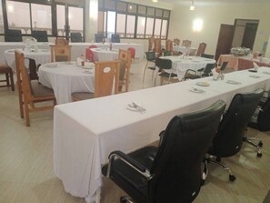 In-room dining - Aberdare Juniper Green Gardens  (Mweiga)