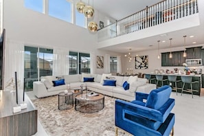 Villa, 6 Bedrooms | Living area