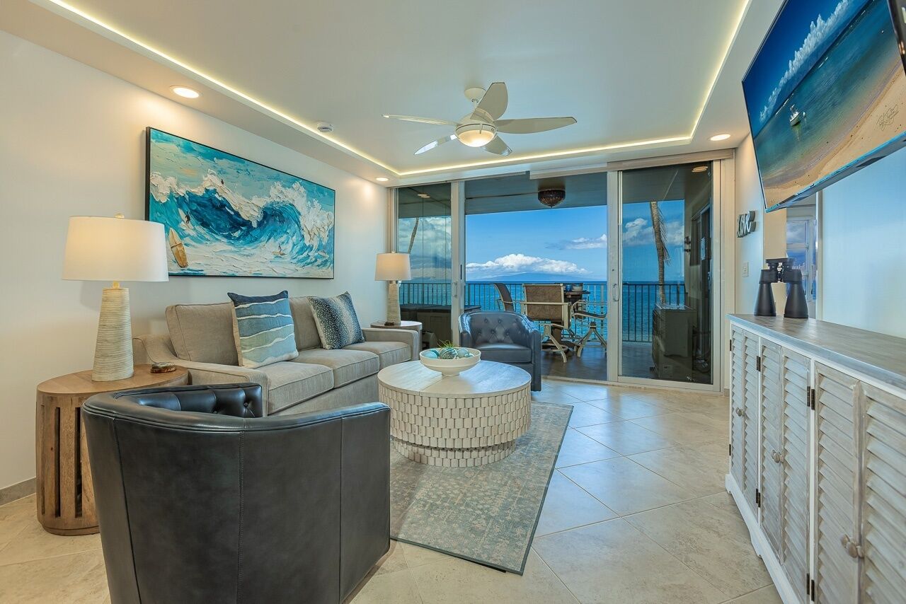 Condo, 2 Bedrooms | Living area