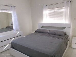 2 bedrooms, iron/ironing board, bed sheets - Charming 2-bedroom house in with AC, Pool, hot water, washer and dryer, gated. (Negril)