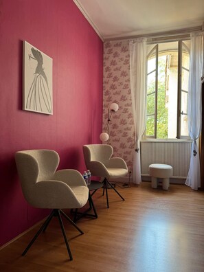 华丽双床房, 无烟房 | 客房内保险箱、熨斗/熨板、免费 WiFi